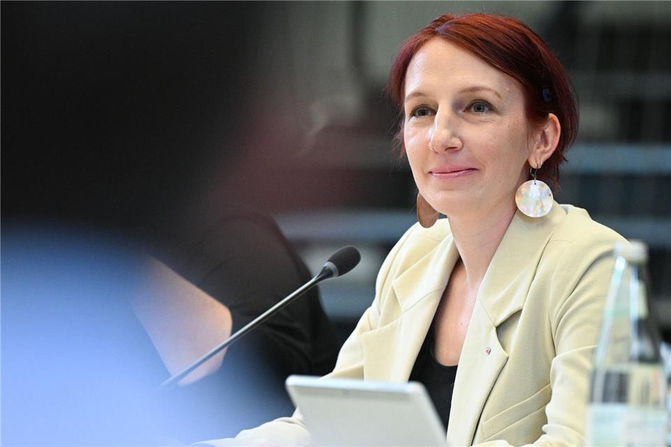 Rauch hatte einen antisemitischen Post im Kontext des Gaza-Kriegs mit einem „Gefällt mir“ markiert und bekam dafür viel Kritik. (Archivbild) Jens Kalaene/dpa