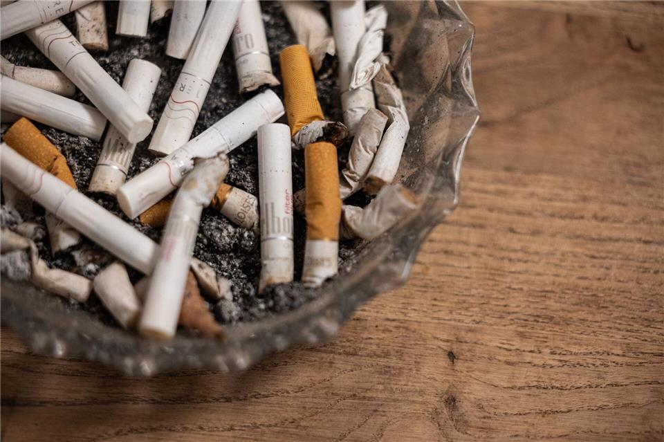 Rauchen hängt eng mit dem Risiko für Lungenkrebs zusammen.Hannes P Albert/dpa