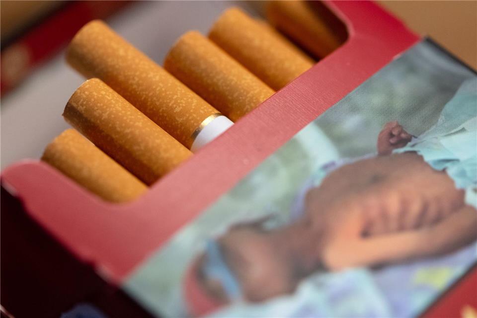 Rauchen ist einer der Risikofaktoren für Nierenkrebs. (Symbolbild)Sven Hoppe/dpa