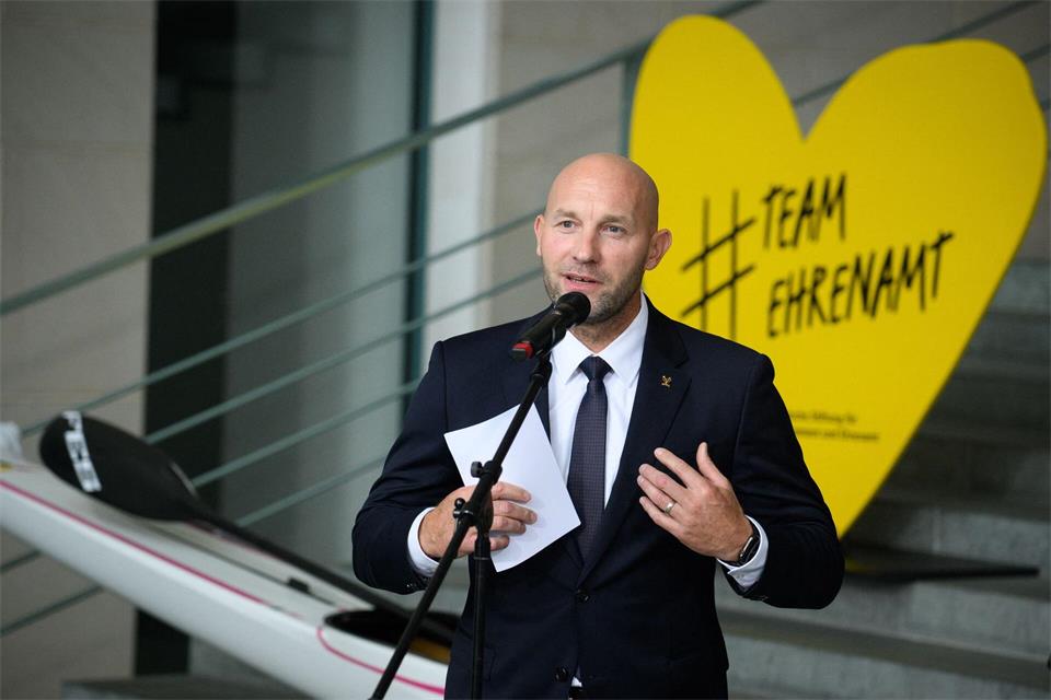 Rauhe kündigte in Berlin an, den Spitzensport und das Ehrenamt stärken zu wollen.Bernd von Jutrczenka/dpa