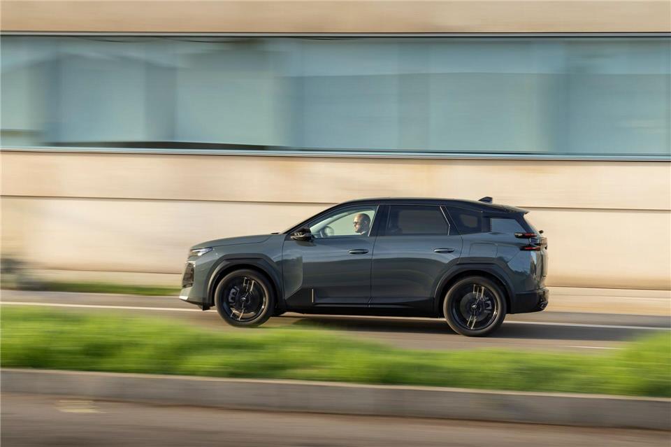 Neuer C5 Aircross: mehr Platz und Komfort zum Familienpreis Raum, der gleitet: Mit viel Platz und komfortabel abgestimmt ist er der C5 familienfreundlich ausgelegt.Adrien Cortesi/Citroën/dpa-tmn