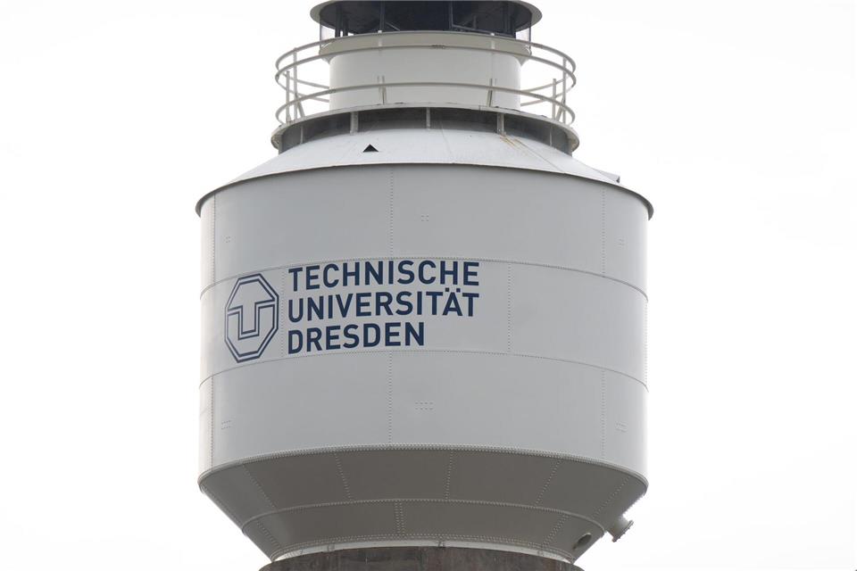 Raumfahrttechniker der TU Dresden haben einen Laserbohrer entwickelt, der kilometerdicke Eisschichten von Himmelskörpern durchdringen soll. (Symbolbild)Robert Michael/dpa