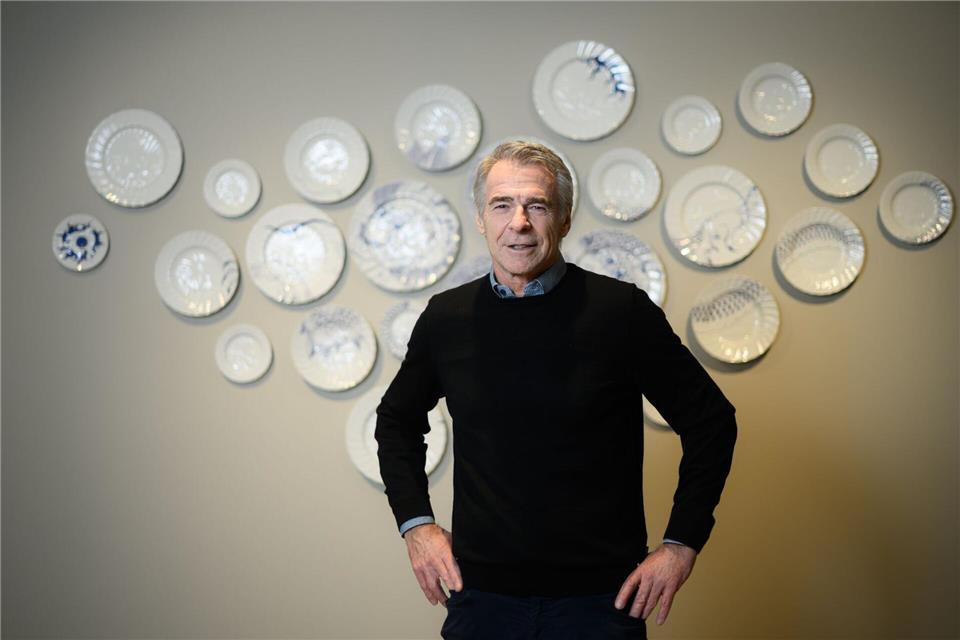 „Raus aus der Vitrine, rein ins Leben“ soll das Meissener Porzellan nach Worten von Tillmann Blaschke.Robert Michael/dpa