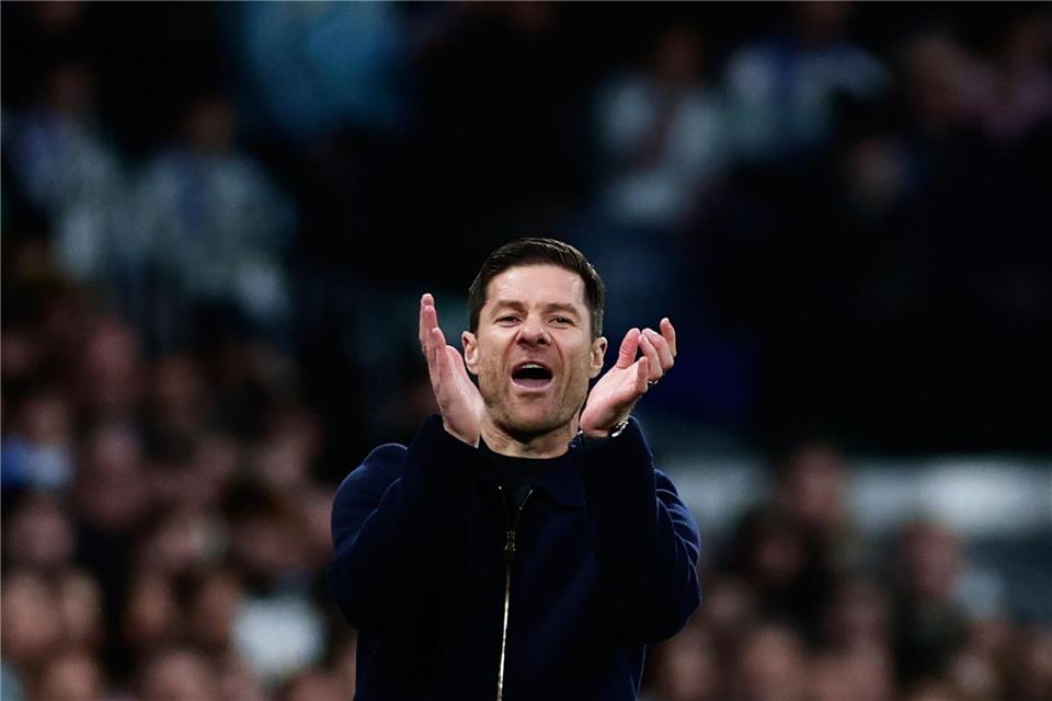 Real Madrids Coach Xabi Alonso sah einen am Ende deutlichen Sieg seiner Mannschaft gegen Real Betis Sevilla.Pablo Garcia/AP/dpa