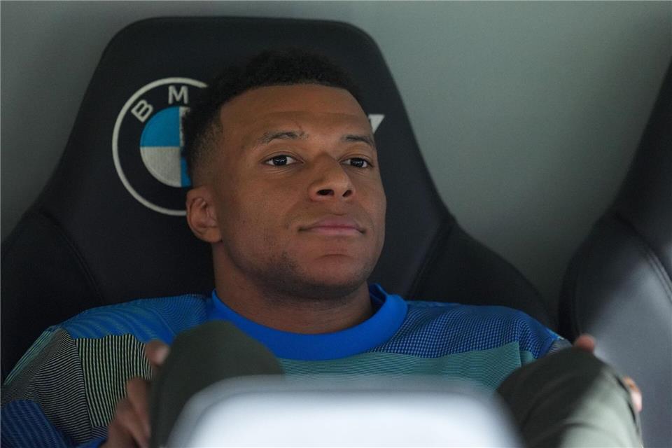 Real Madrids Kylian Mbappé kam im Spiel gegen Real Oviedo erst in der 68. Minute von der Bank.Manu Fernandez/AP/dpa