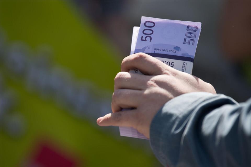 Realistische Optik: Spiel- und Filmgeld kann trotz Kennzeichnung im Alltag für echtes Geld gehalten werden.Ralf Hirschberger/dpa-Zentralbild/dpa-tmn