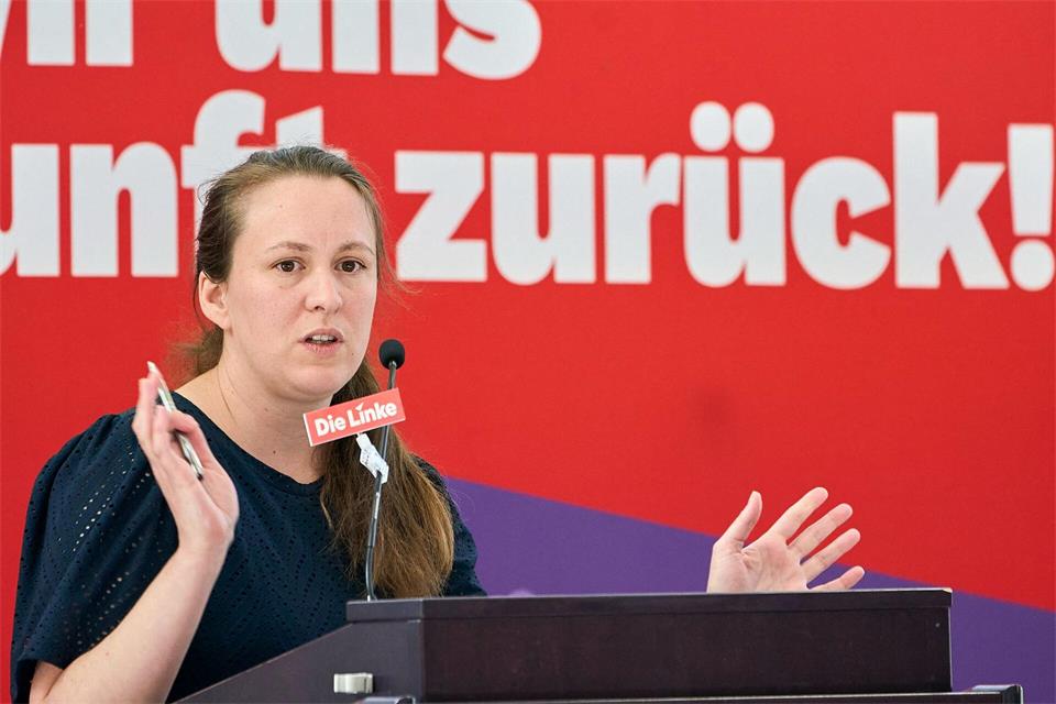 Rebecca Ruppert führte die Linke seit 2025 allein und ist nun erneut Teil einer Doppelspitze der Partei.Sascha Ditscher/dpa