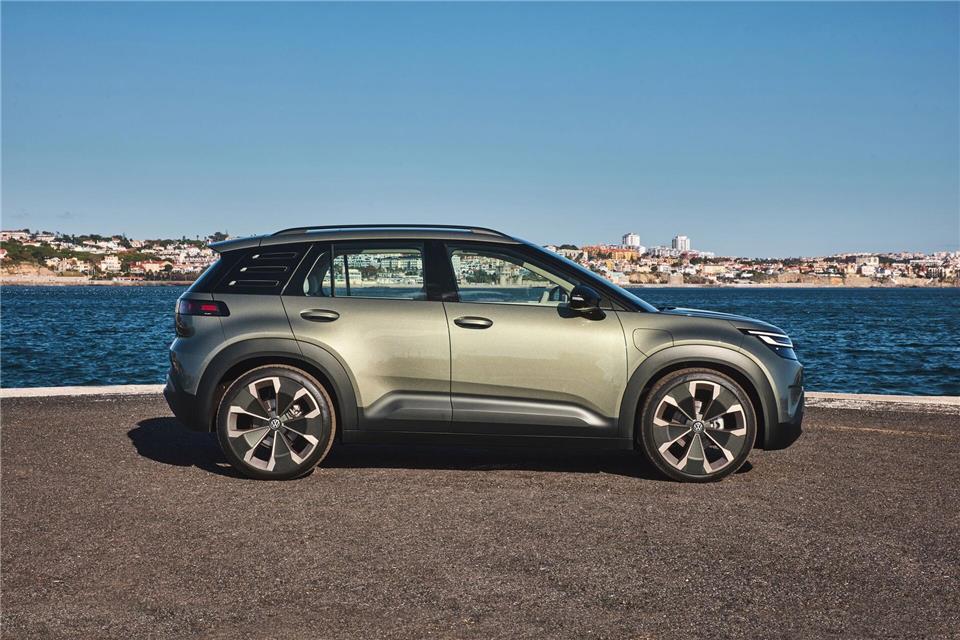 Recht viel Platz: Der Tester ist vom Raumangebot überrascht, welches sich auf 2,60 Metern Radstand ergibt.Ivo Hercik/Volkswagen AG/dpa-tmn