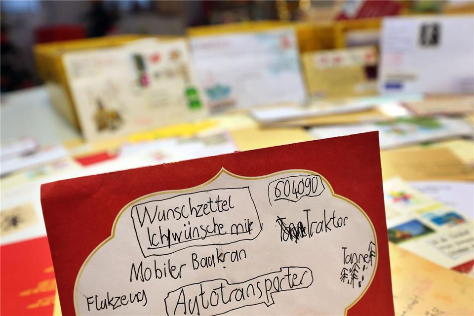 Rechtschreibfehler sind nicht ungewöhnlich auf Wunschzetteln. (Archivbild)Karl-Josef Hildenbrand/dpa