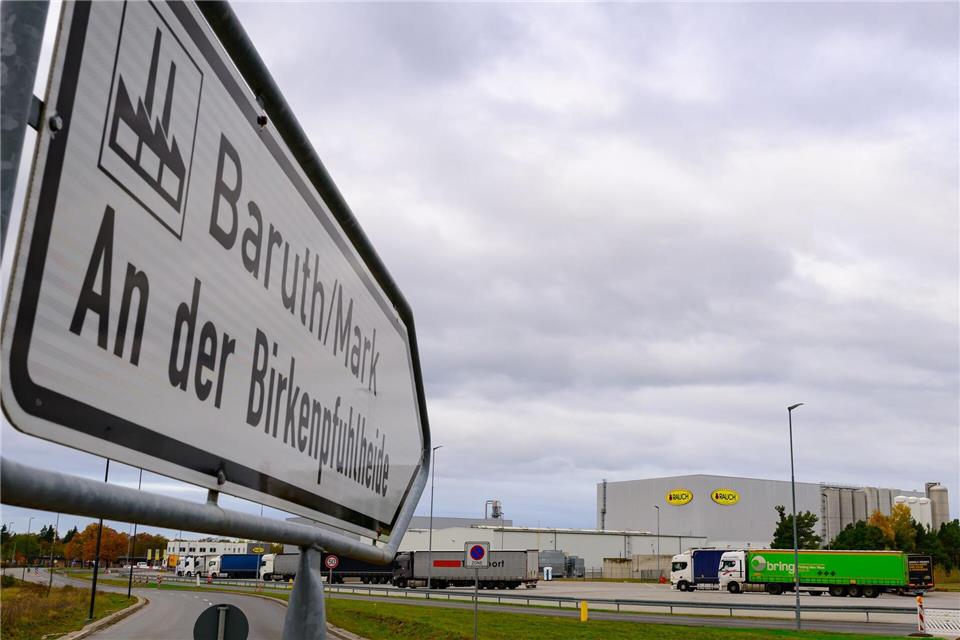 Red Bull und der Getränkehersteller Rauch wollen in Baruth/Mark expandieren, doch der Bebauungsplan der Stadt wurde juristisch angefochten und ist nun vorerst gekippt. (Archivbild)  Patrick Pleul/dpa