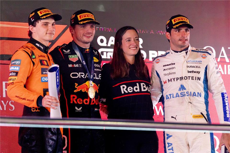 Red Bulls Strategin Hannah Schmitz durfte diesmal mit aufs Podium. Sander Koning/ANP/dpa