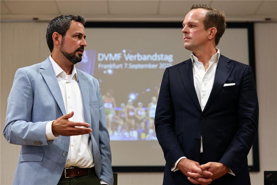 Kompromiss gefunden: Fünfkämpfer beenden Führungs-Chaos Redebedarf: Leonard Langenkamp (l) und Jan Veder.Hannes P. Albert/dpa