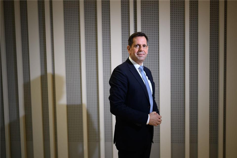 Regierungschef Lies sieht in den Kommunalwahlen vor allem eine Persönlichkeitswahl.Julian Stratenschulte/dpa