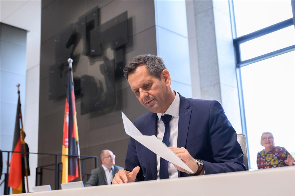 Regierungschef Lies unterstützt das Anliegen der Stadt Hannover, verletzte und traumatisierte Kinder aus den Kriegsgebieten aufzunehmen. (Archvibild)Julian Stratenschulte/dpa