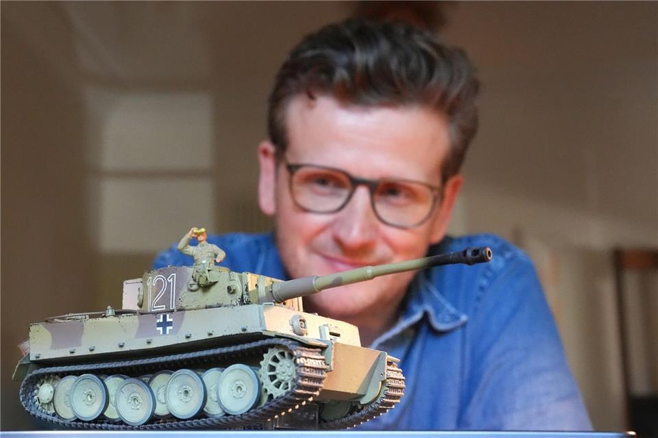 Regisseur Dennis Gansel zeigt in seinem Film „Der Tiger“ Kriegsgeschehen in einem Panzer. (Archivbild)Marcus Brandt/dpa