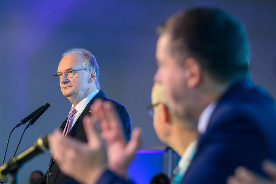 Haseloff schwört CDU auf Wahlkampf ein Reiner Haseloff (CDU) wirbt für Spitzenkandidat Sven Schulze (CDU).Klaus-Dietmar Gabbert/dpa