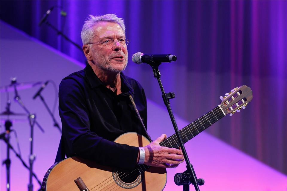 Reinhard Mey ist in der Klage der Gema mit dem Text von „Über den Wolken“ vertreten. (Archivbild)Gerald Matzka/dpa-Zentralbild/dpa