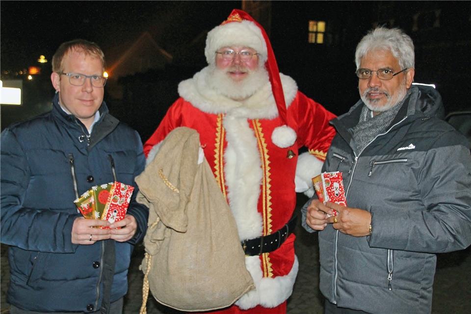 Reinhard Nießing, Kalle Zeh und Gurmej Singh arbeiten für die Aktion zusammen.