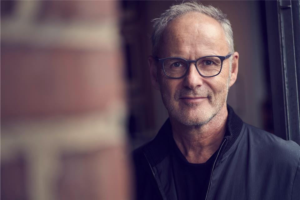 Reinhold Beckmann präsentiert am 11. Juli sein drittes Album „Haltbar bis Ende“.