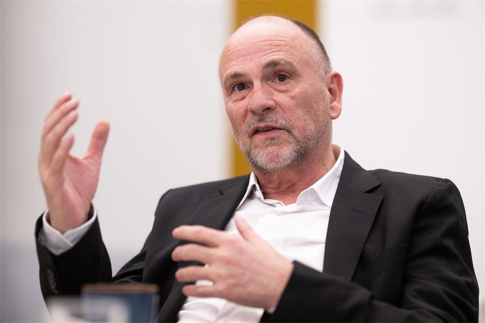 Reint Gropp rechnet bei einer AfD-Regierung mit weniger Zuwanderung. (Archivbild)Sebastian Christoph Gollnow/dpa