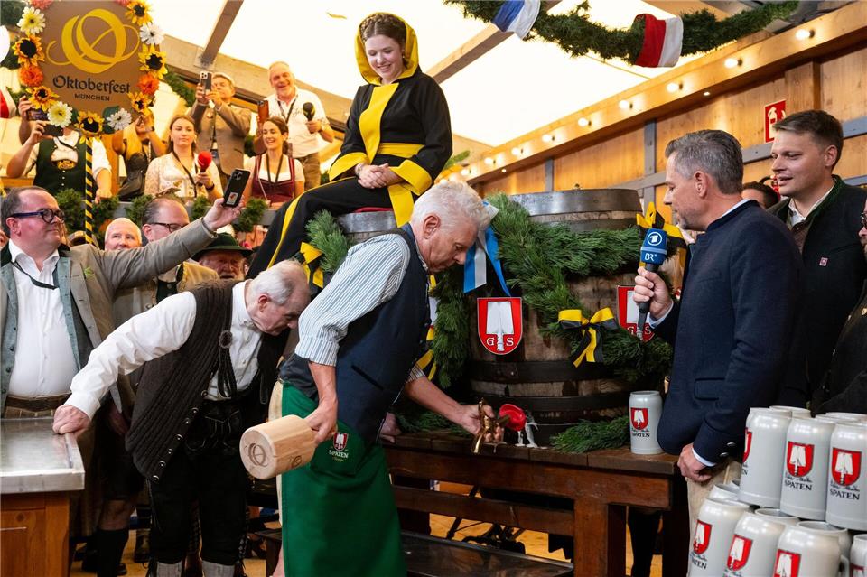 Reiter beim Wiesnanstich 2023 (Archiv). Sven Hoppe/dpa