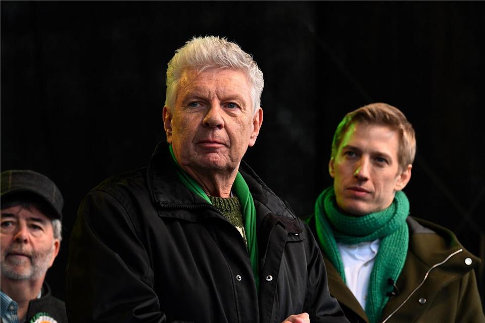 Reiter und sein Herausforderer Krause.Felix Hörhager/dpa