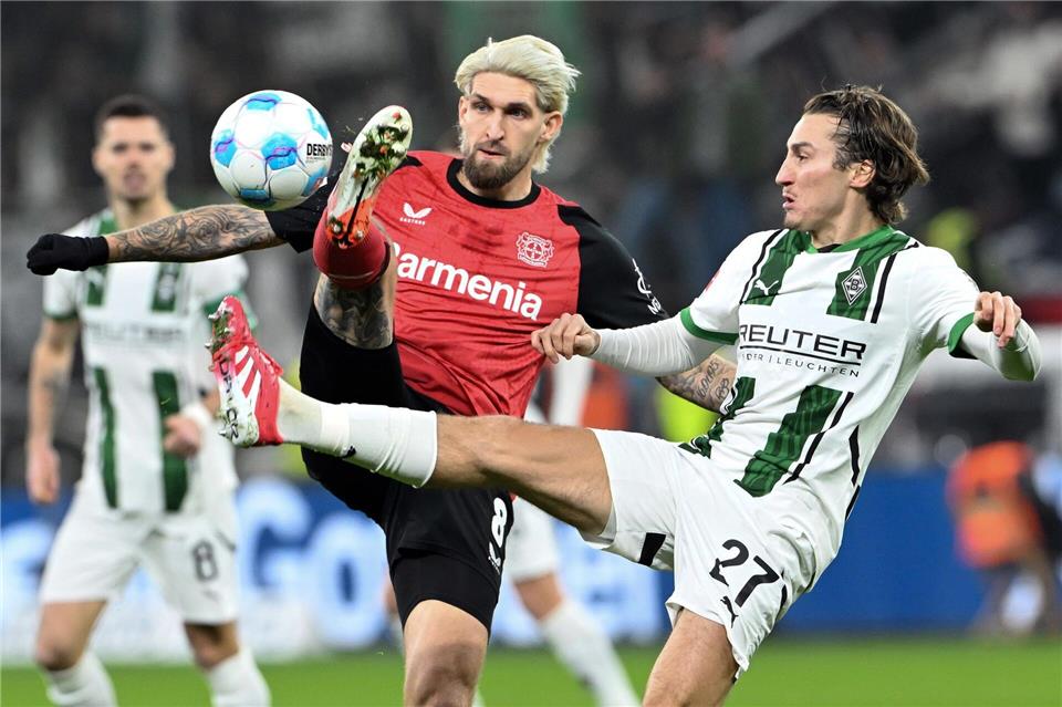 Reitz (r) fehlt den Gladbachern einige Zeit.Federico Gambarini/dpa