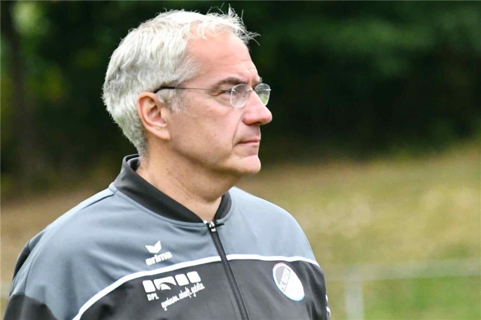 Rekens Coach Thomas Zielaskowski ist sauer. Er hatte sich seinen Start bei seinem neuem Klub völlig anders vorgestellt – und nahm unter der Woche vor seiner Mannschaft kein Blatt vor den Mund.
