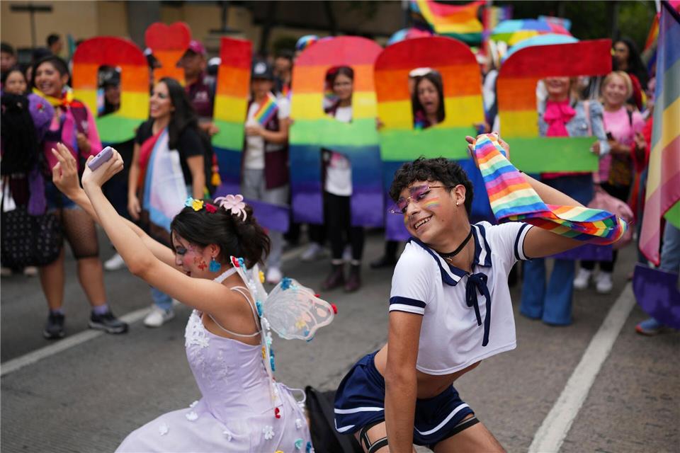 Rekordbeteiligung in Mexiko-Stadt: Hunderttausende zogen durch die Straßen.Eduardo Verdugo/AP/dpa