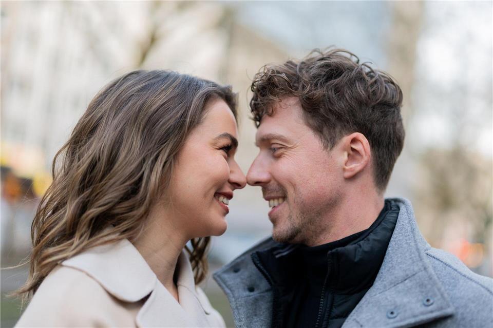 Renata und Valentin Lusin freuen sich über ein zweites Kind. (Archivbild)Rolf Vennenbernd/dpa
