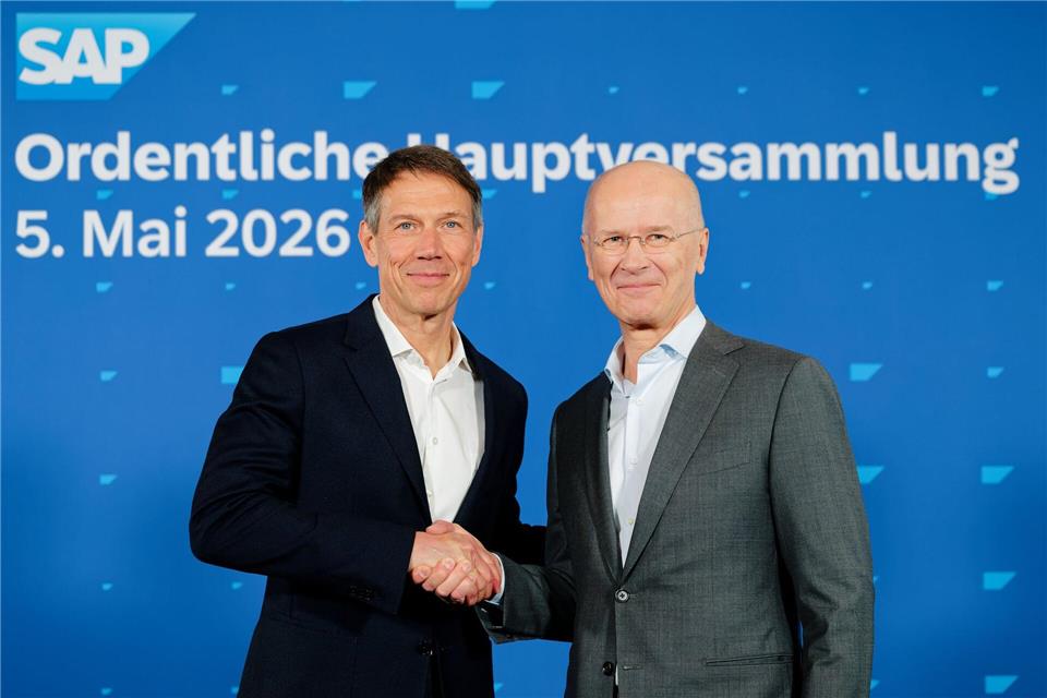 René Obermann (l) ist in den Aufsichtsrat von SAP gewählt worden.Uwe Anspach/dpa