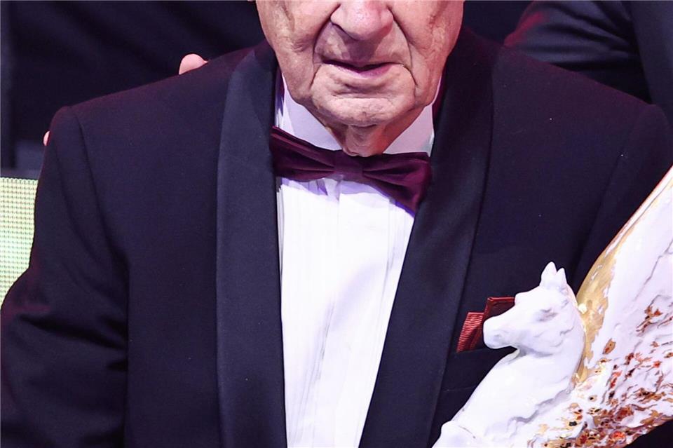 Reporter-Legende Hartmut Scherzer bei einer Preisverleihung vor einem Jahr. (Archvbild)Hannes P. Albert/dpa