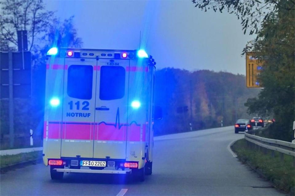 Rettungskräfte sind im Einsatz auf der A31.