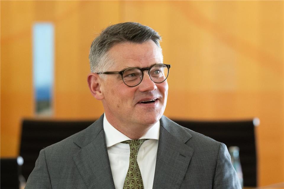 Rhein: „Frieden, Freiheit und Demokratie sind deshalb nie abstrakt, sondern tägliche Verpflichtung.“ (Archivbild) Boris Roessler/dpa