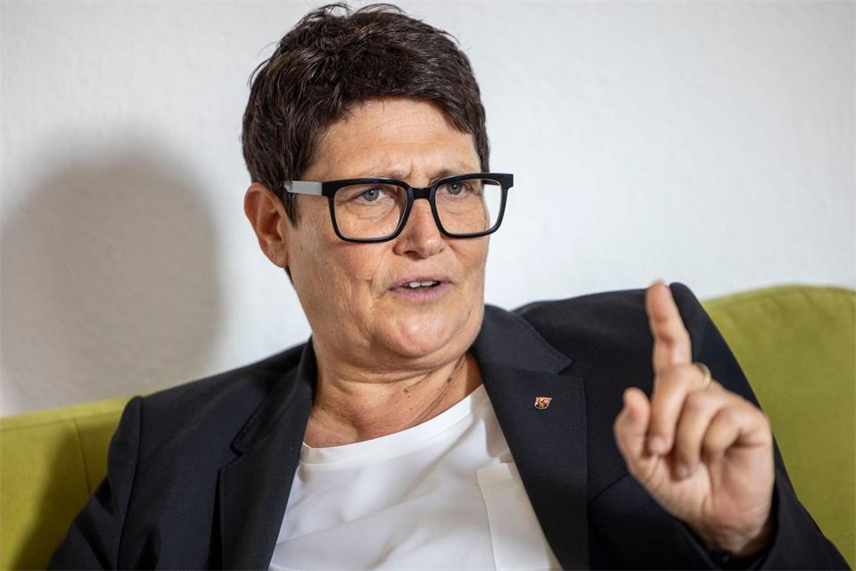 Rheinland-Pfalz sei kein Hotspot bei der Ansiedlung von Wölfen, so Schneider.Helmut Fricke/dpa