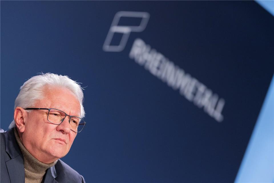 Rheinmetall-Chef Armin Papperger richtet den Blick nach vorn, die Perspektiven sind blendend. Rolf Vennenbernd/dpa