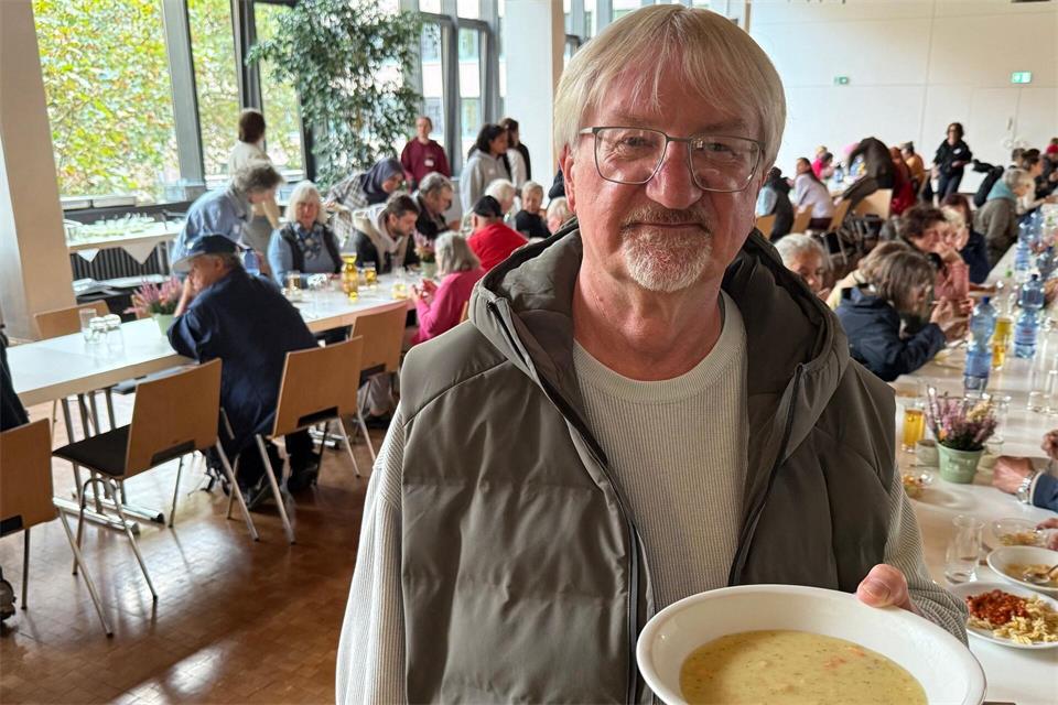 Richard Brox lebte selbst rund 30 Jahre ohne festen Wohnsitz.Nicole Schippers/dpa