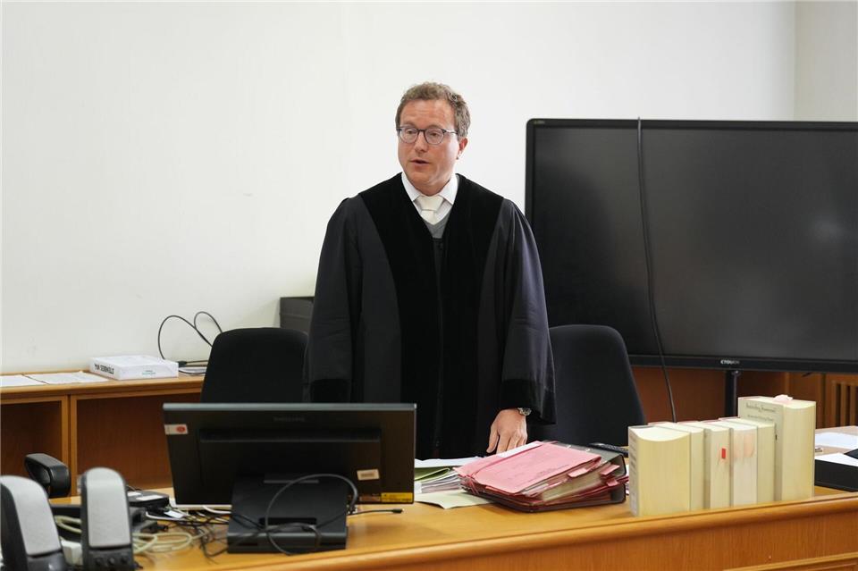 Richter Götz Göttsche spricht dem Angeklagten, der zur Urteilsverkündung nicht anwesend war, seine Bewunderung aus. Marcus Brandt/dpa