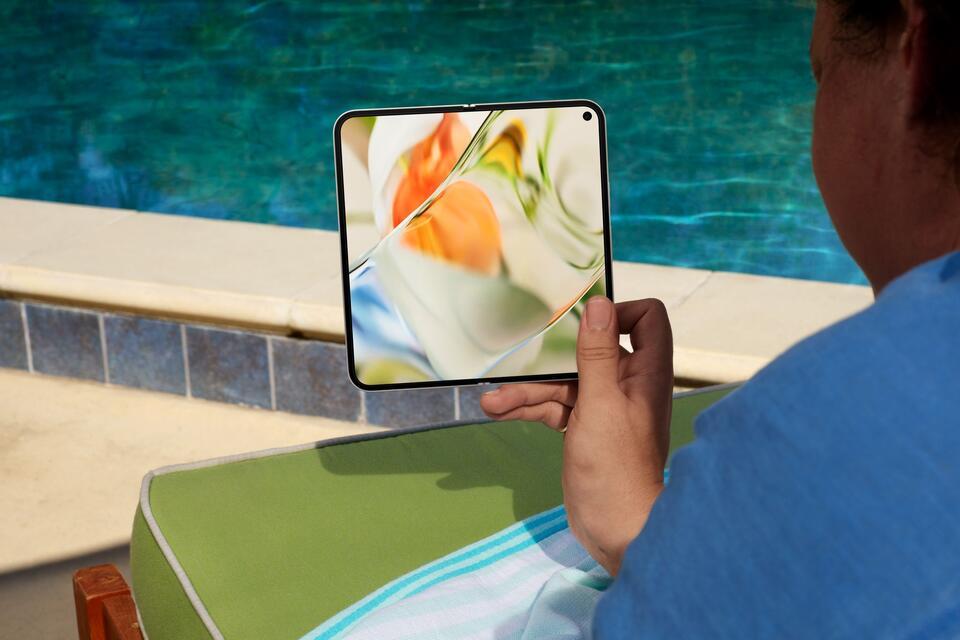 Richtig hell: Die Displays des Google Pixel 9 Pro Fold (1.900 Euro) strahlen mit bis zu 2.700 Candela.Google/dpa-tmn