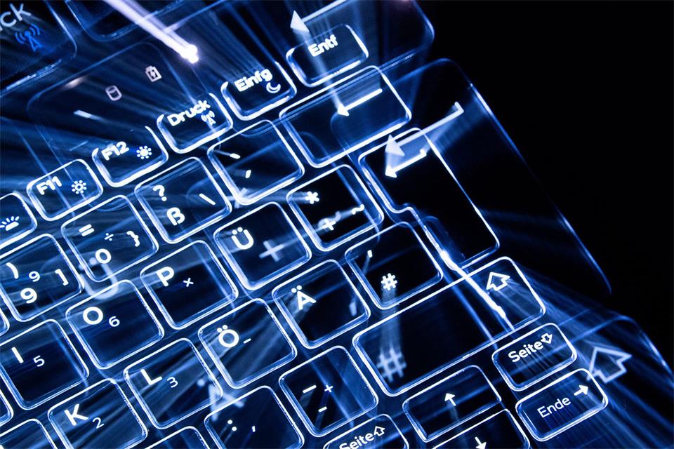 Riesige Datenmengen wurden gehackt. (Symbolbild)Sebastian Gollnow/dpa
