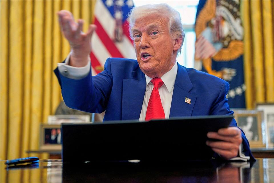 Risiko für die deutsche Wirtschaft: Die erratische Zollpolitik von Donald Trump. (Archivbild)Uncredited/Pool/dpa