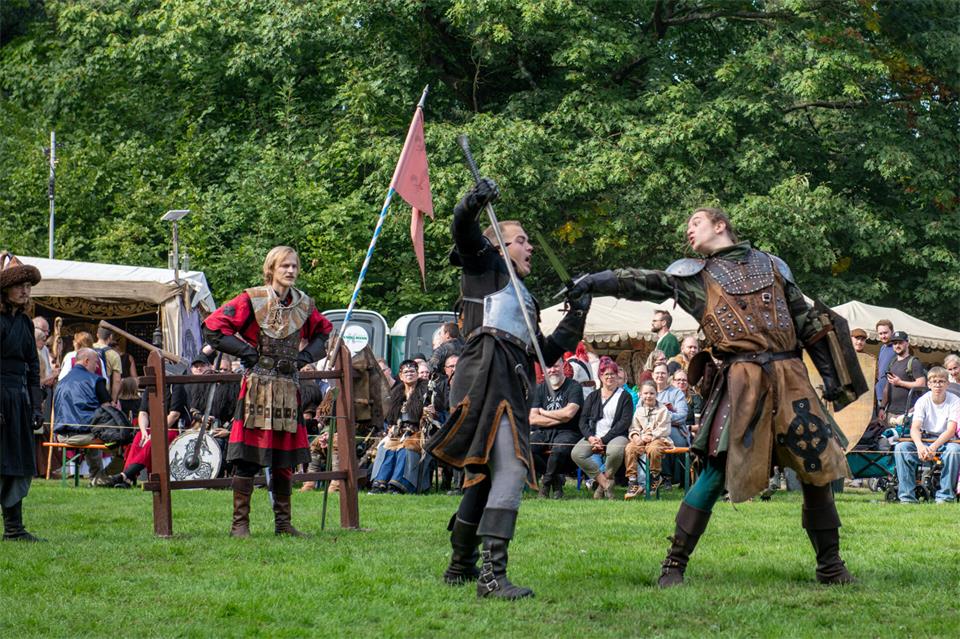 Ritterkämpfe gehören zu den Highlights des Mittelalterlich Phantasie Spectaculums, auf die sich viele Besucher besonders freuen.