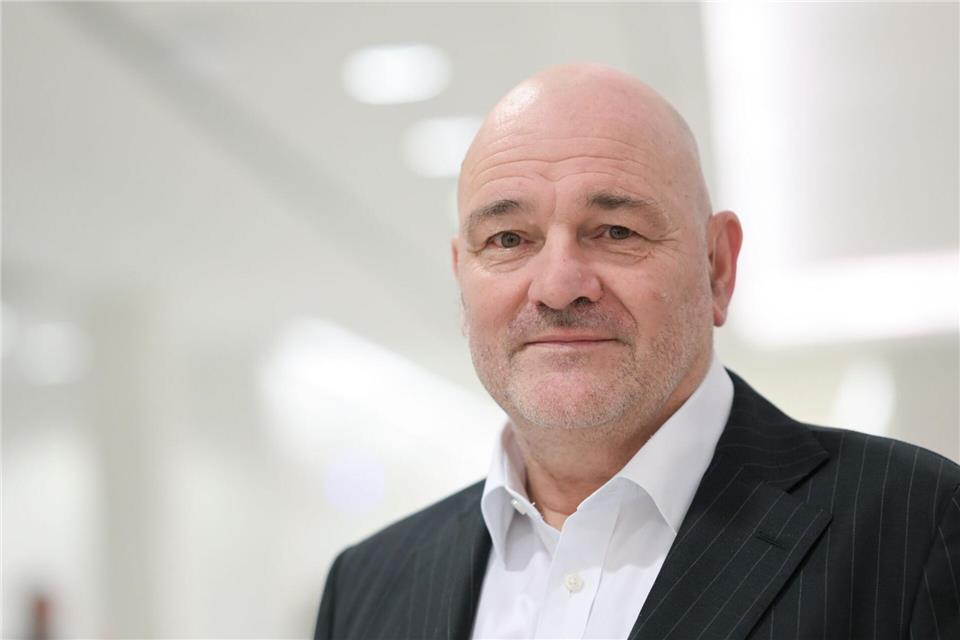 Robert Crumbach (SPD) will das Straßennetz besser an extreme Wetterlagen anpassen. (Archivbild) Jens Kalaene/dpa