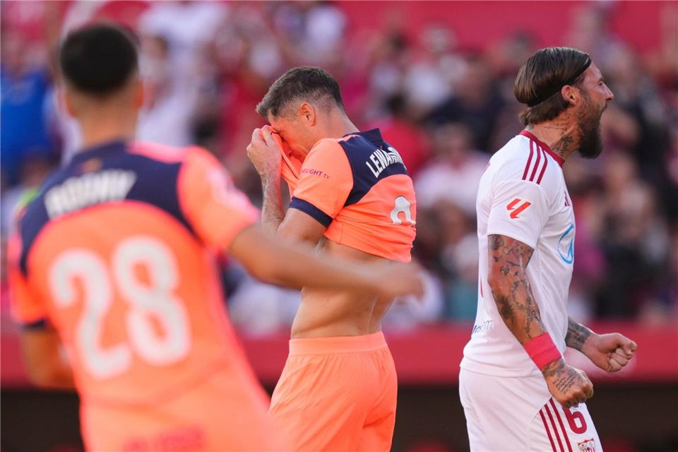 Robert Lewandowski erwischte im Spiel beim FC Sevilla nicht seinen besten Tag. Jose Breton/AP/dpa