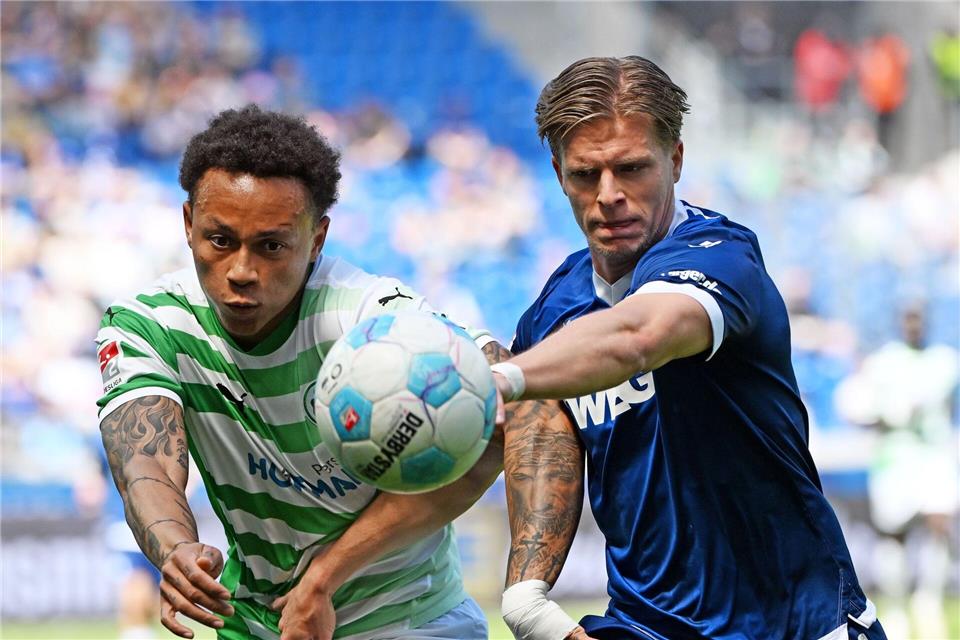 Roberto Massimo (l) hofft in Zabrze auf mehr Spielzeit.Uli Deck/dpa