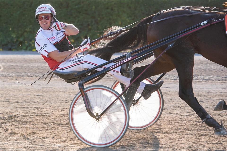 Robin Bakker fuhr seinen insgesamt siebten Derbysieg in Mariendorf ein. (Archivbild)Christophe Gateau/dpa