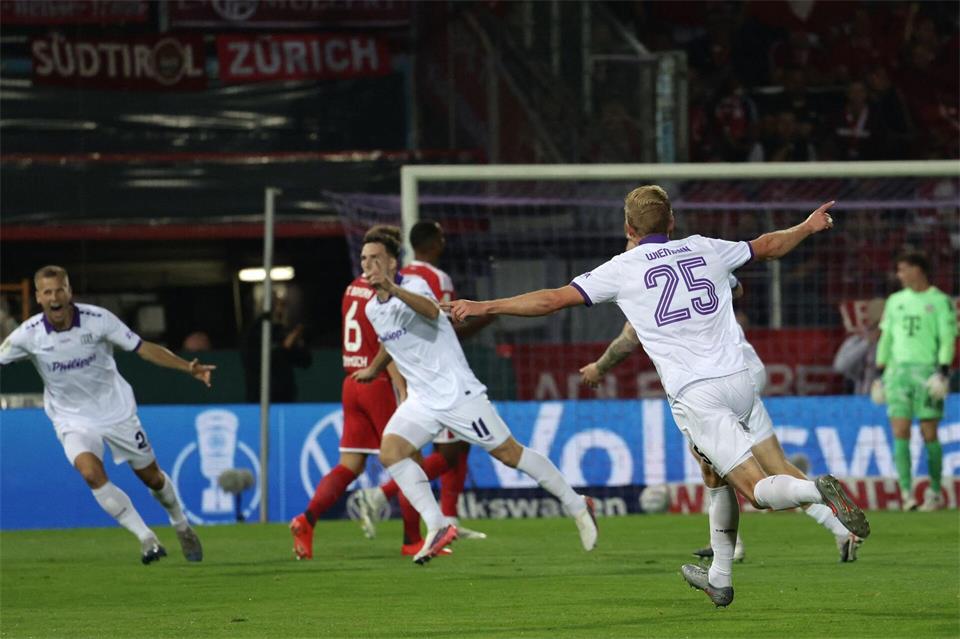 Robin Meißner (m) brachte Osnabrück in Führung.David Ebener/dpa
