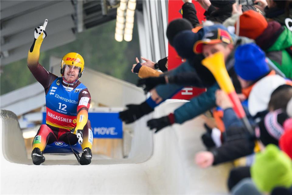 Rodler Felix Loch holt in Oberhof seinen vierten Saisonsieg. Robert Michael/dpa