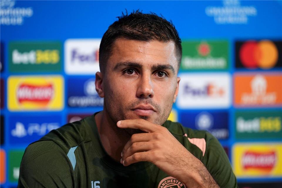 Rodri hat nach seinem Kreuzbandriss erneut Verletzungsprobleme.Martin Rickett/PA Wire/dpa