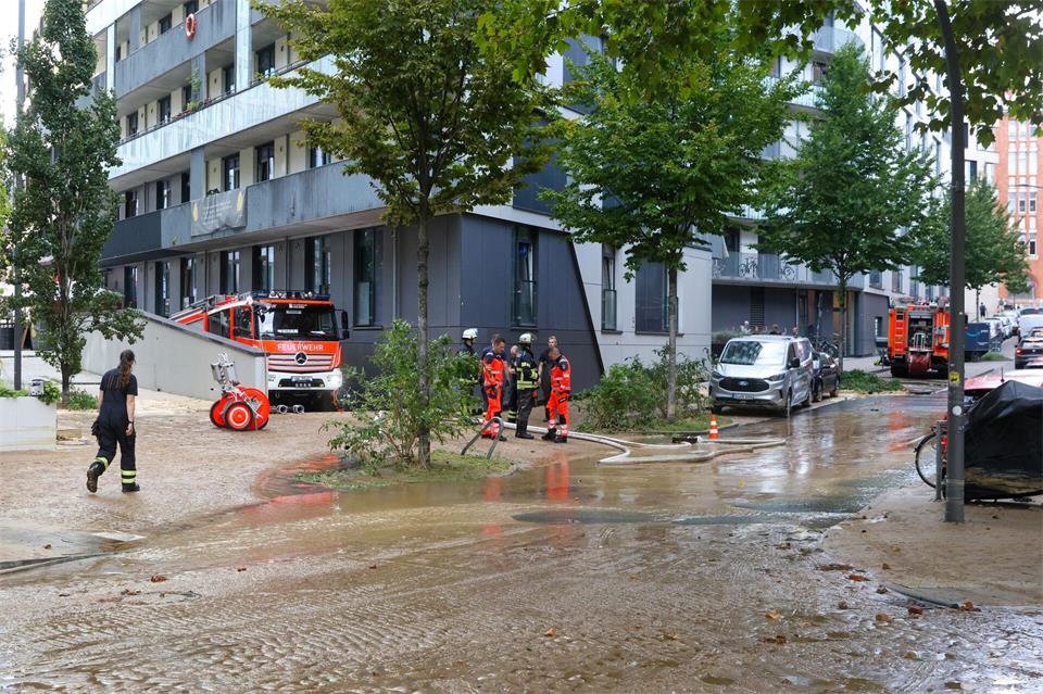 Rohrbrüche haben in Hamburger Stadtteilen zu Problemen mit der Wasserversorgung geführt.Bodo Marks/dpa